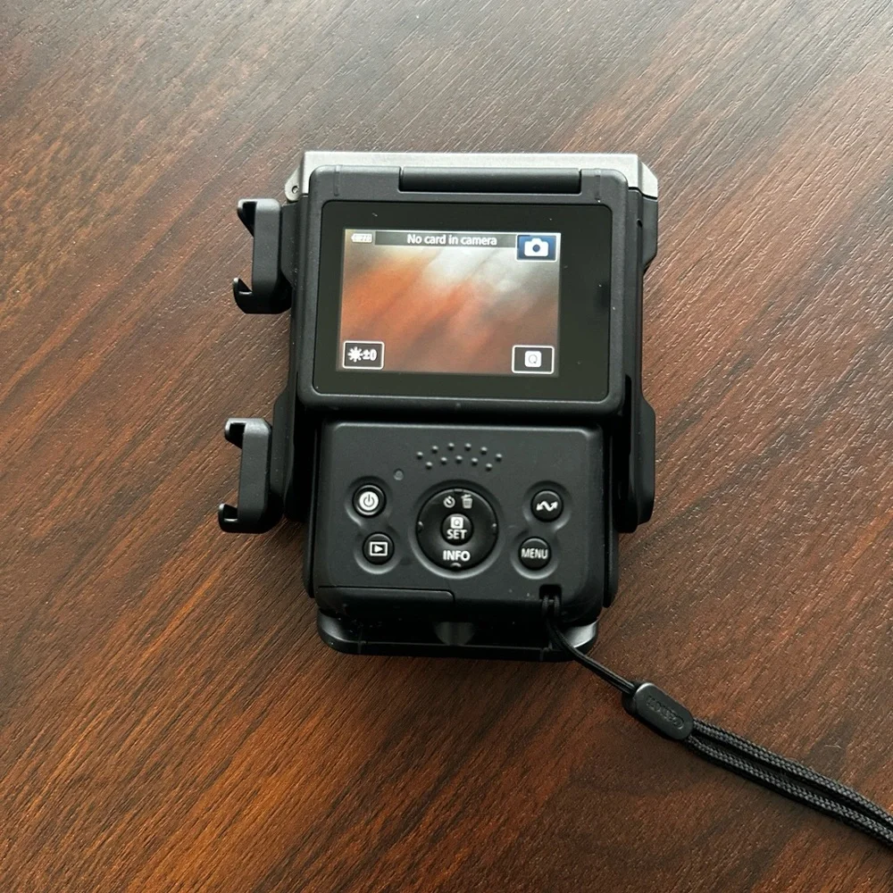 Canon PowerShot V10 Bundle